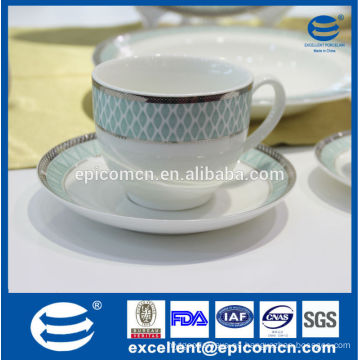 China producto 220cc juego de té de cerámica con borde de plata nuevo hueso china 6 taza y 6 platillo en caja de regalo